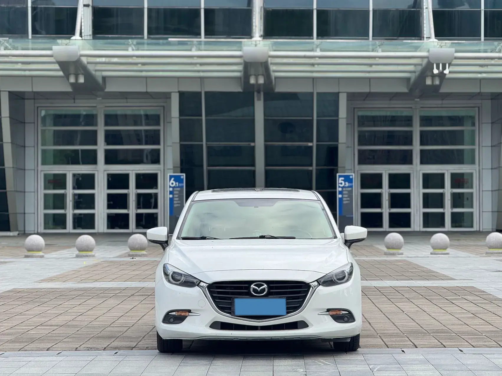 2017 MAZDA 3 thumbnail 2