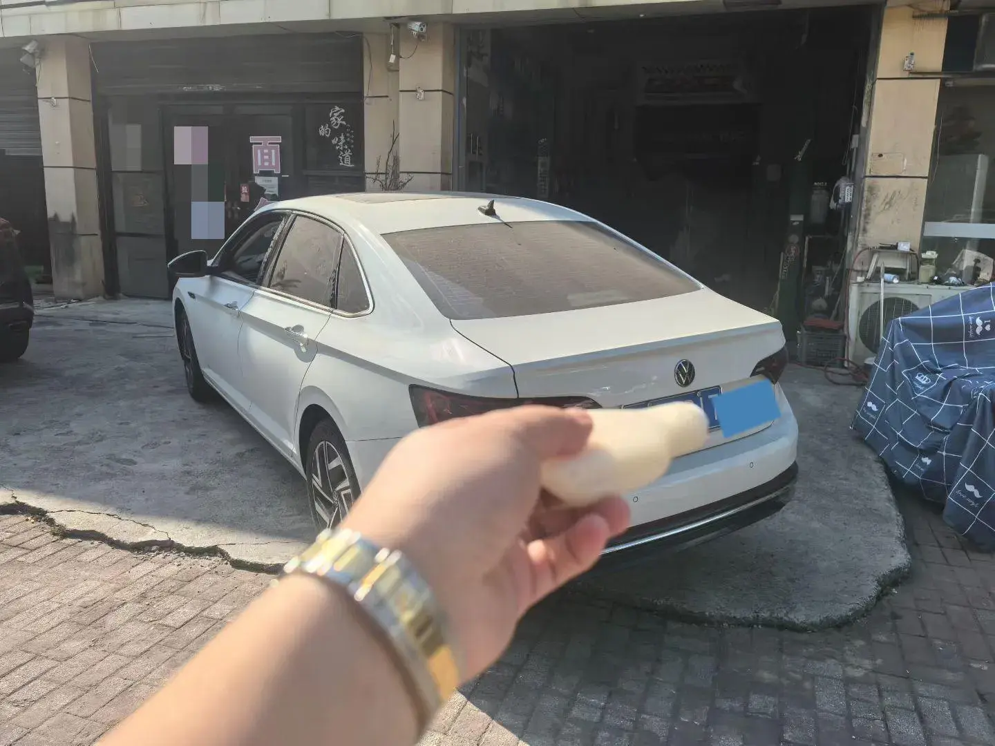 2023 VOLKSWAGEN SAGITAR thumbnail 4