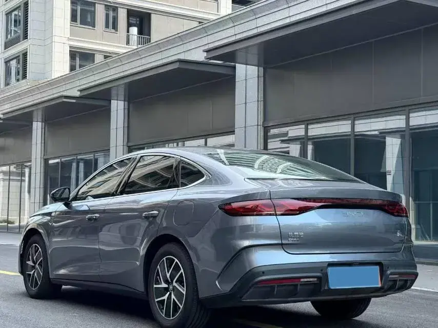 2024 BYD QINL thumbnail 4