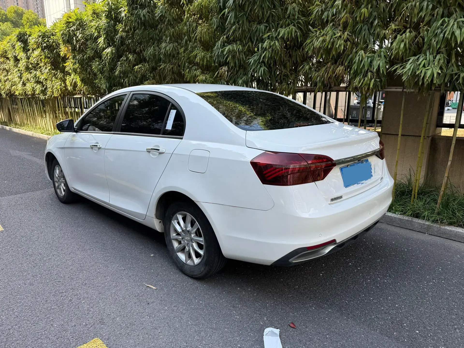 2020 GEELY EMGRAND thumbnail 3