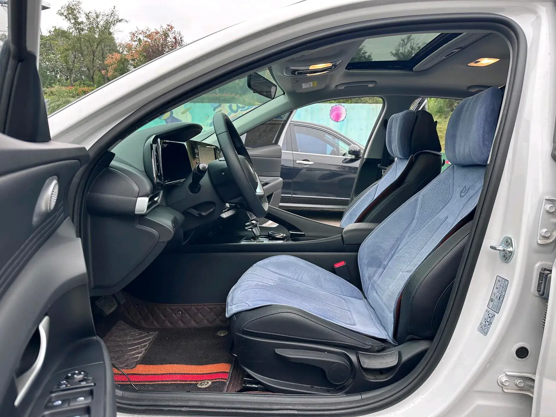 2023 HYUNDAI ELANTRA thumbnail 4