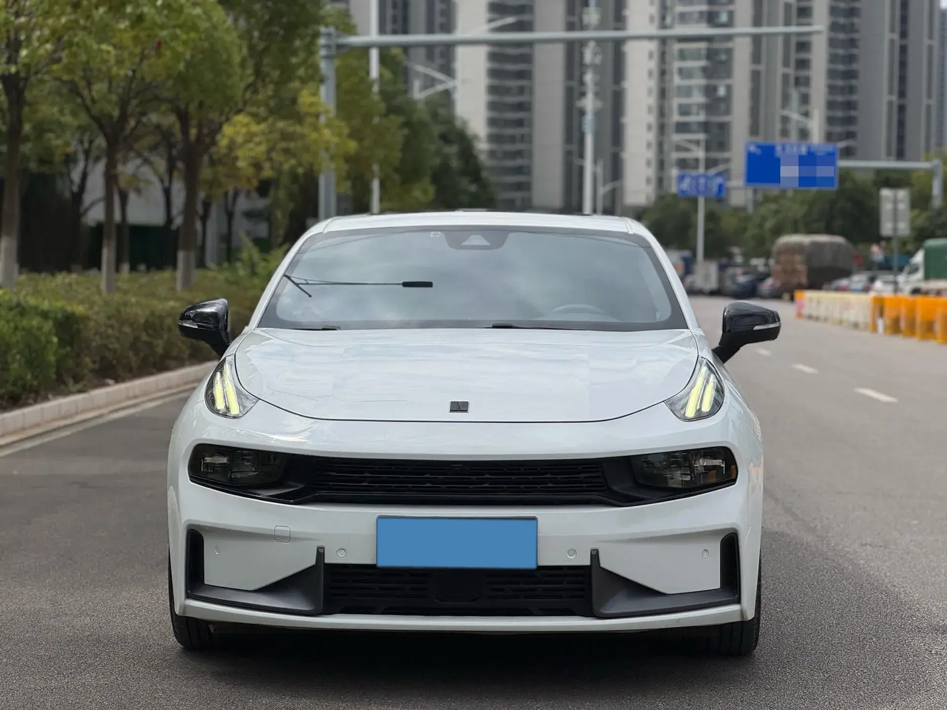 2021 LYNK&CO 03 thumbnail 2