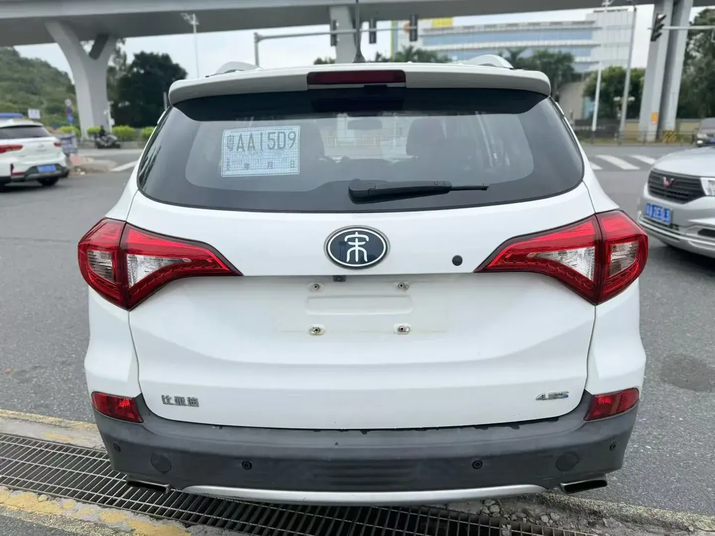 2017 BYD SONG thumbnail 4