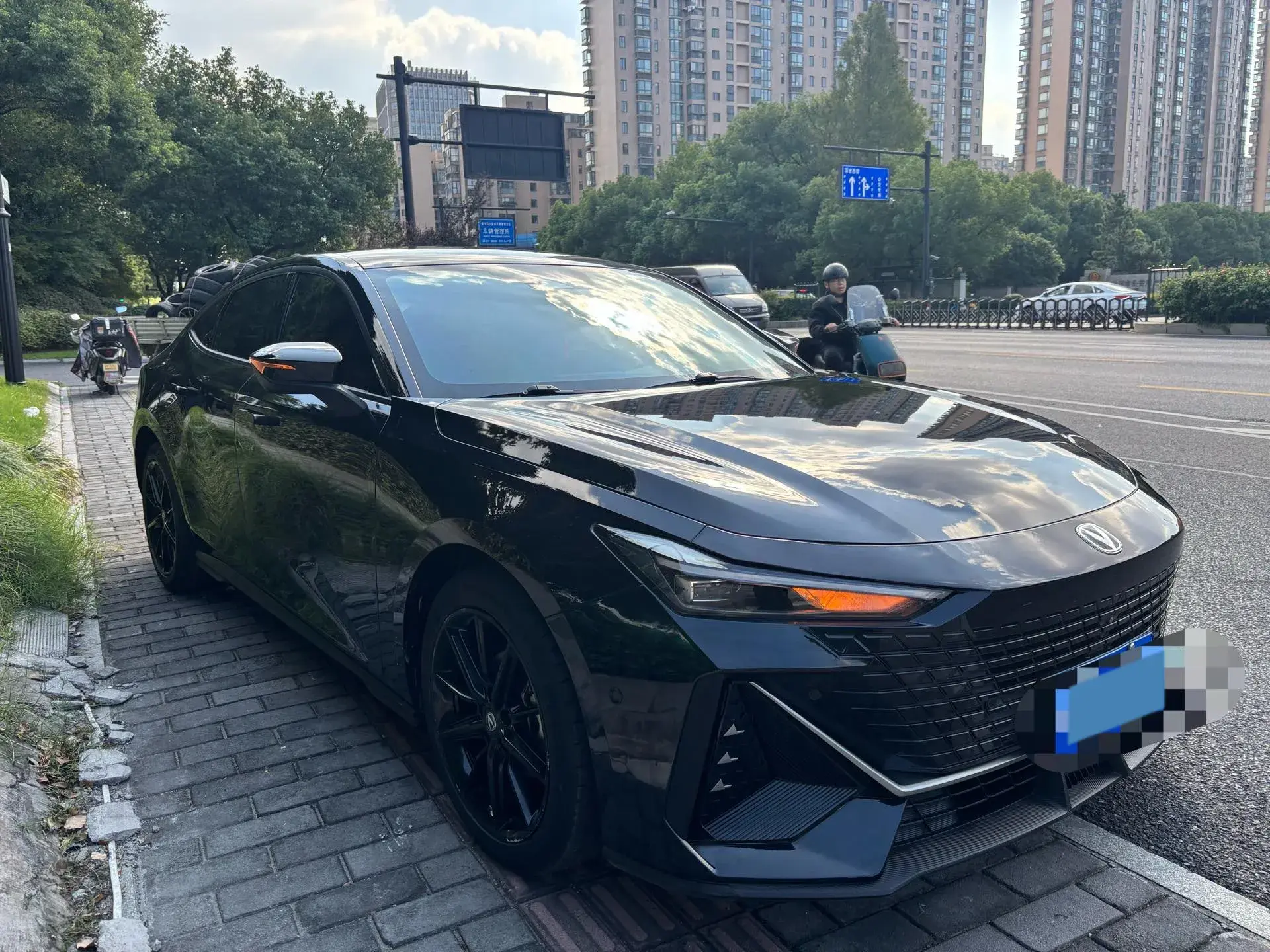 2022 CHANGAN UNI-V thumbnail 2