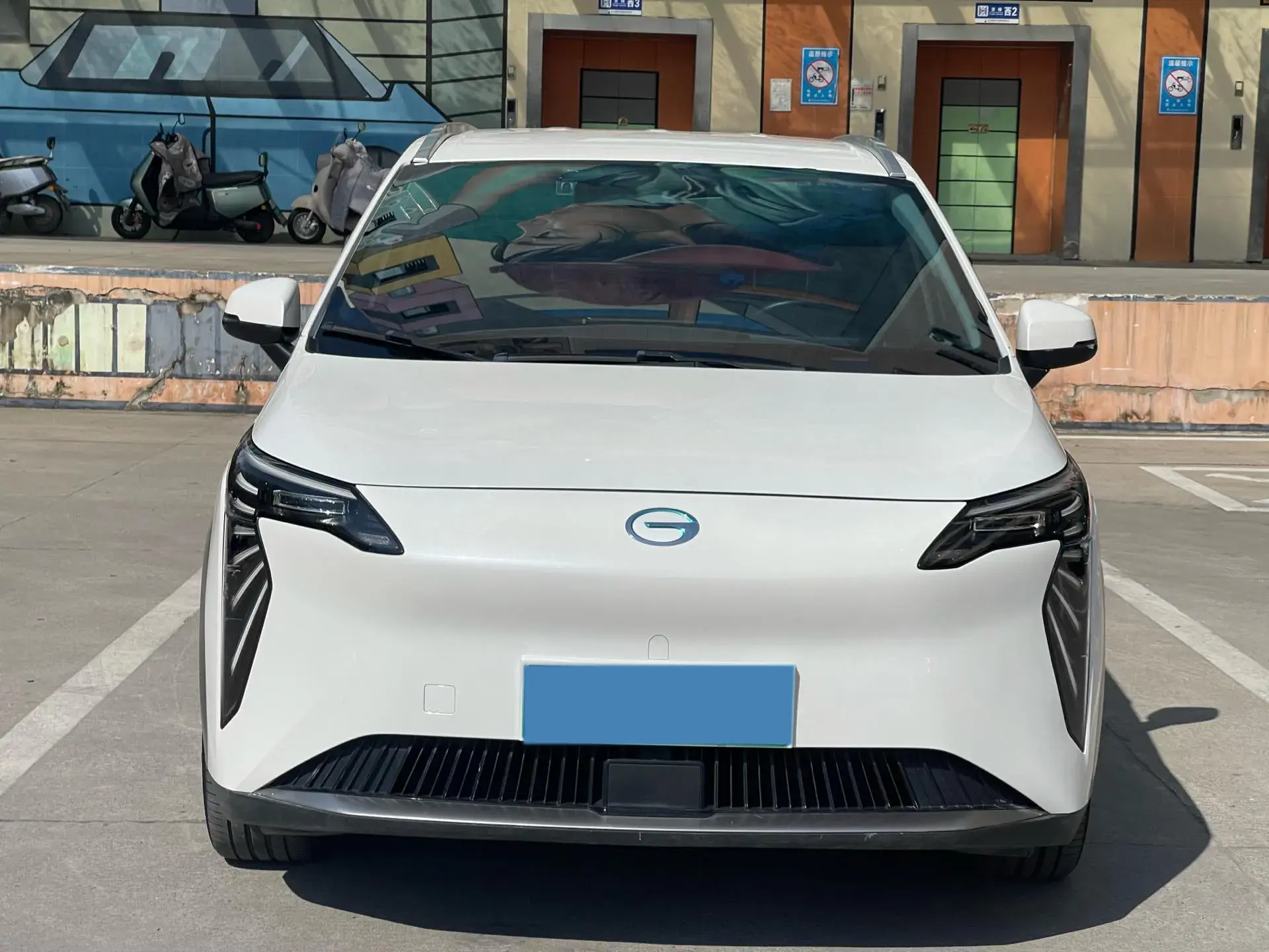 2023 AION Y thumbnail 2