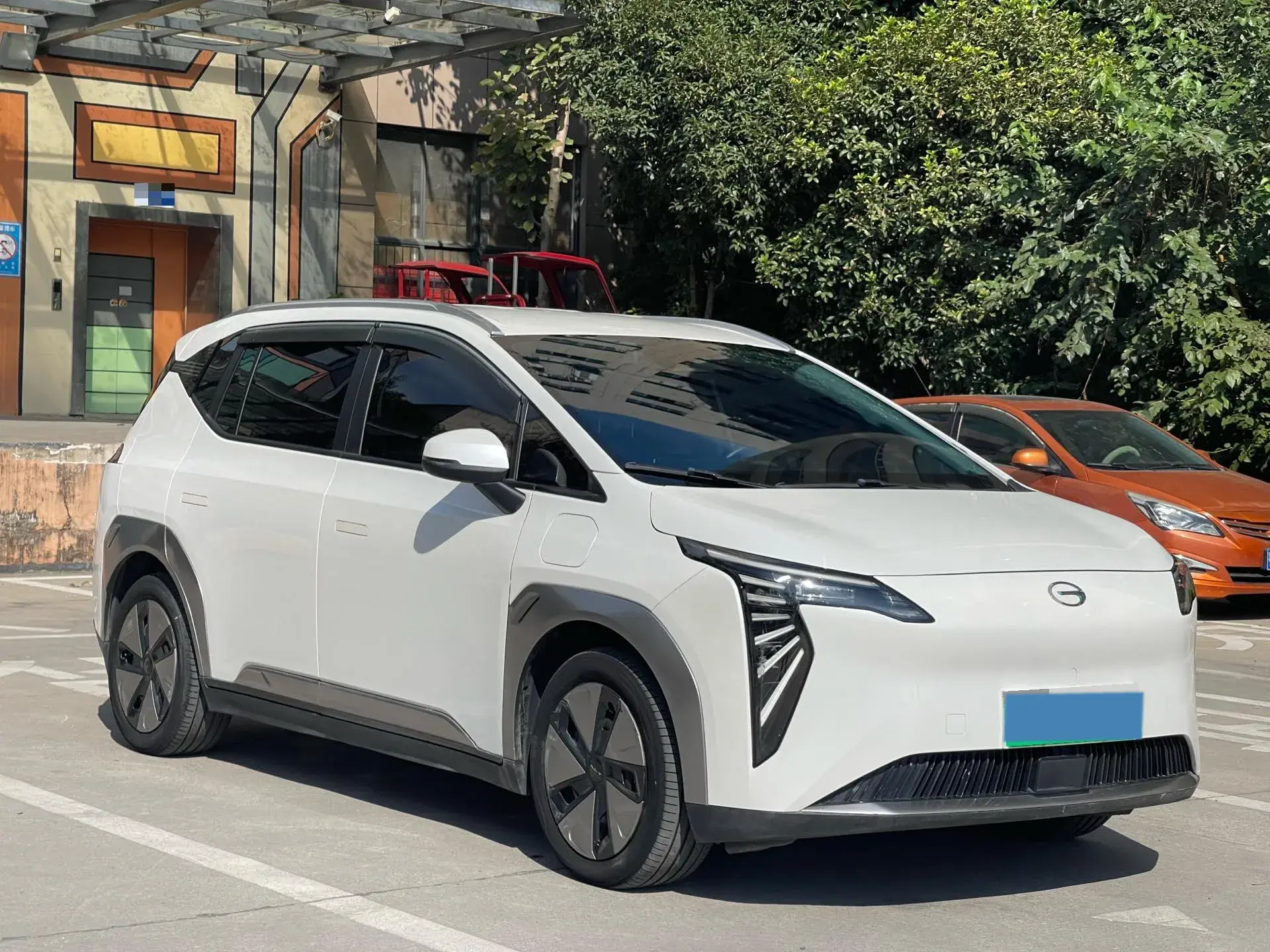 2023 AION Y thumbnail 3