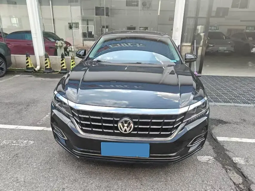2019 VOLKSWAGEN PASSAT thumbnail 2