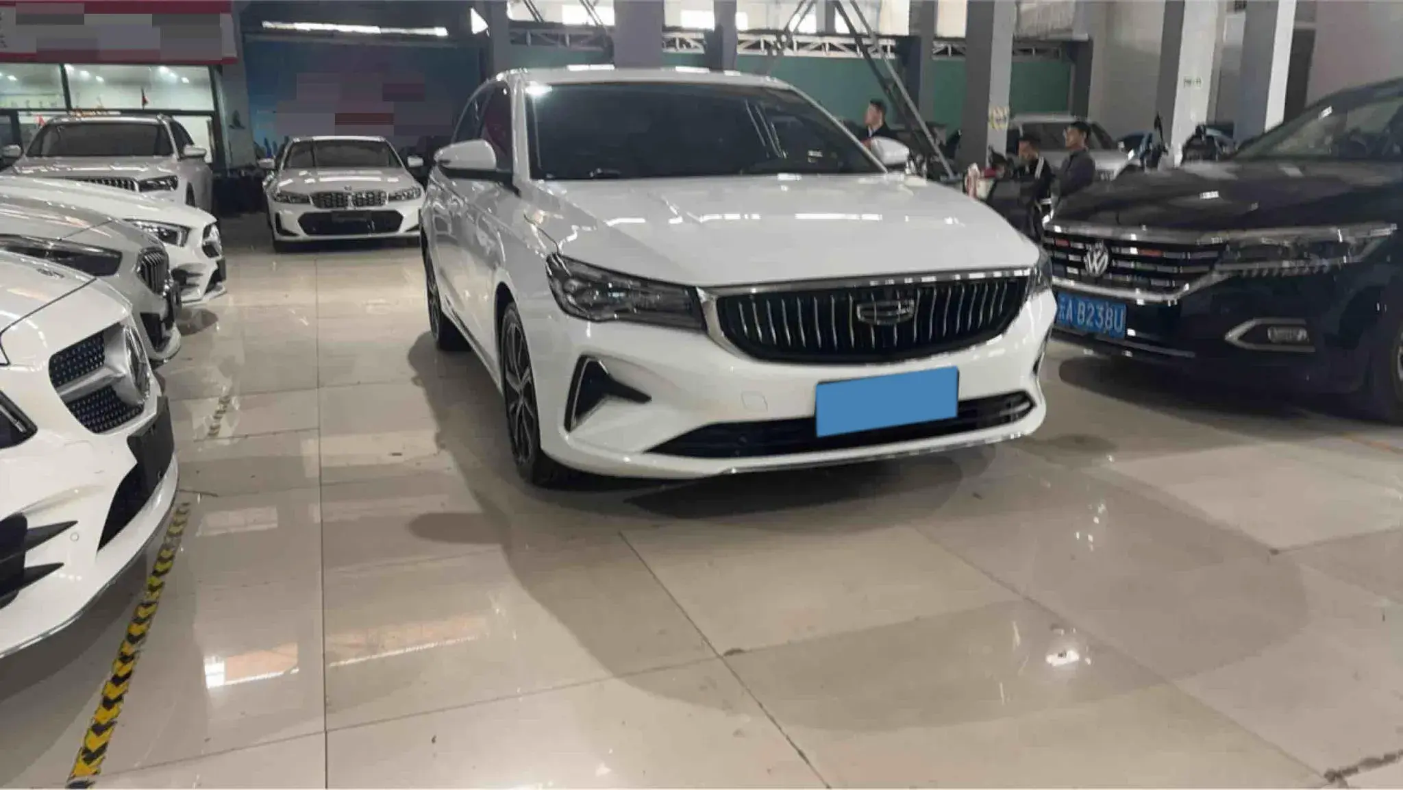 2022 GEELY EMGRAND thumbnail 3