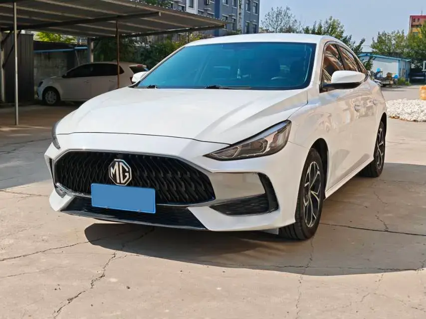 2022 MG 5 view 1