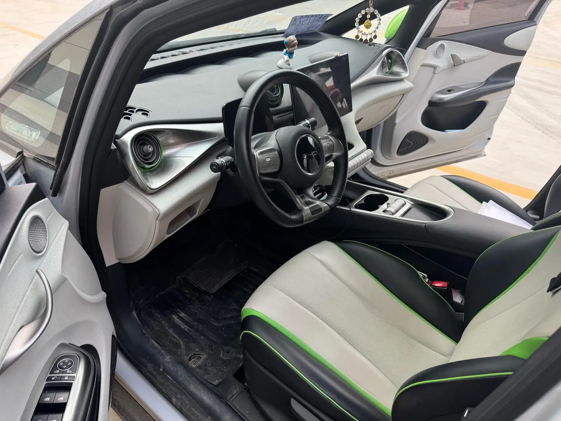 2021 BYD DOLPHIN thumbnail 4