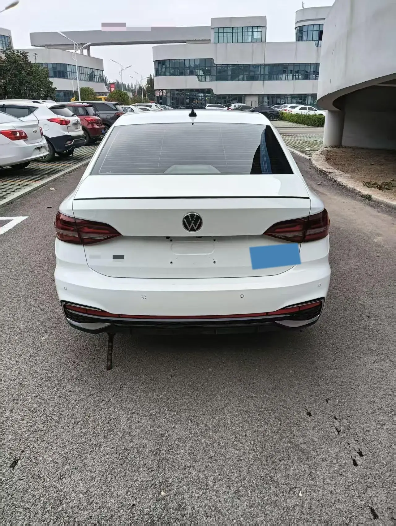 2024 VOLKSWAGEN LAVIDA thumbnail 3