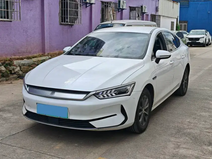 2021 BYD QIN view 1