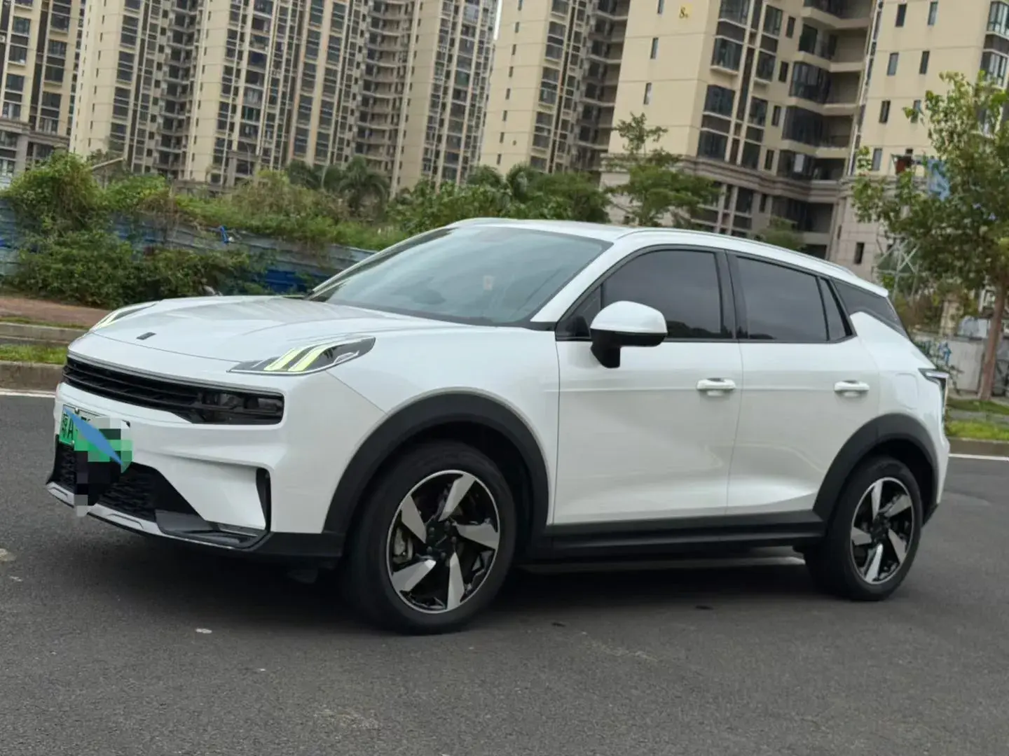 2020 LYNK&CO 06 view 1