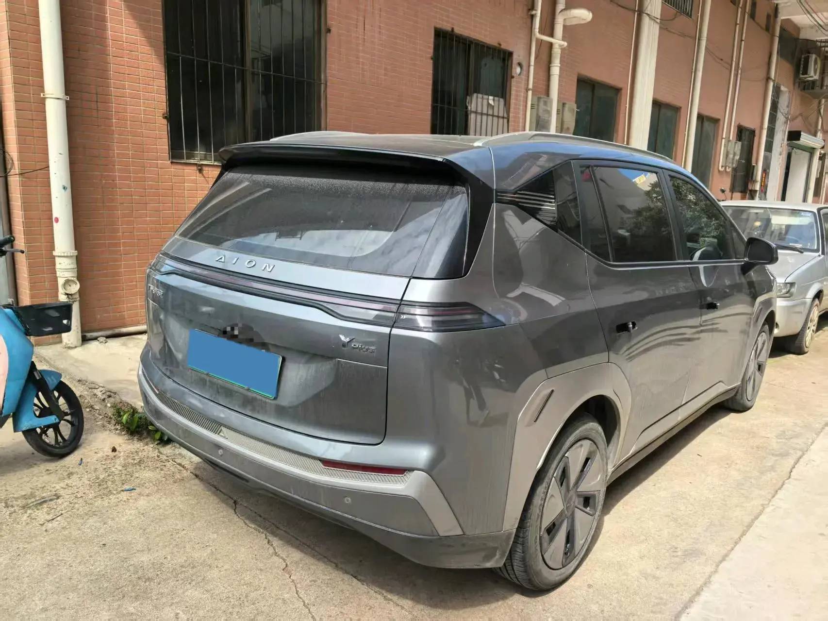 2023 AION Y thumbnail 2