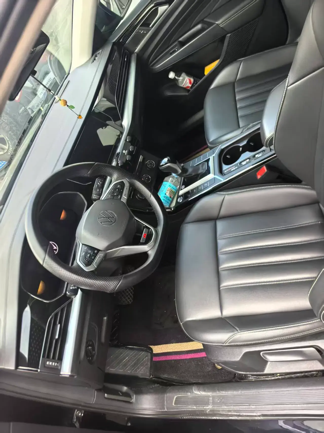 2022 VOLKSWAGEN PASSAT thumbnail 4