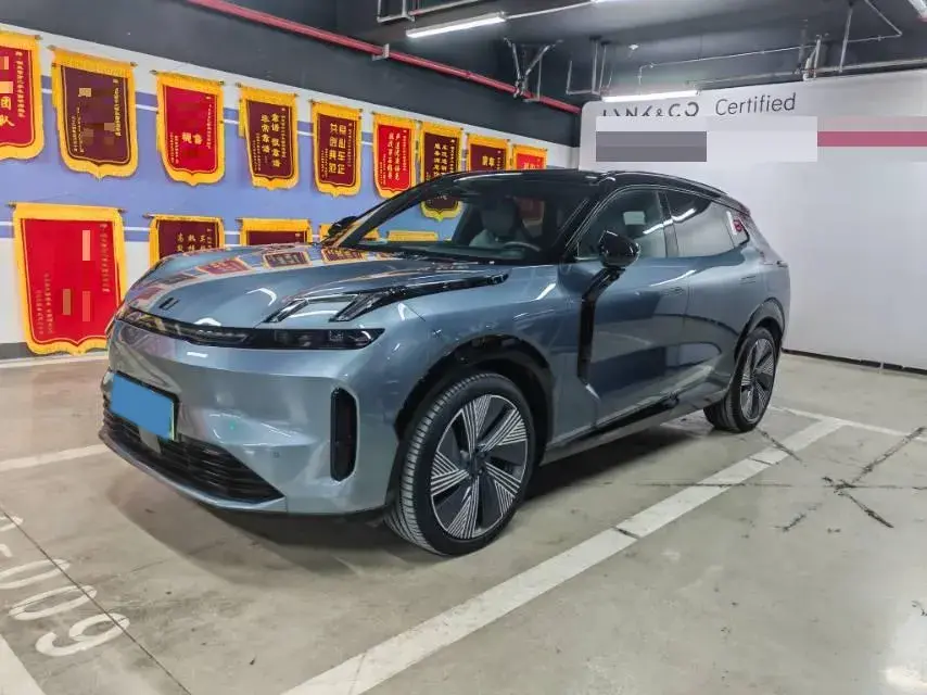 2025 LYNK&CO 08 view 1