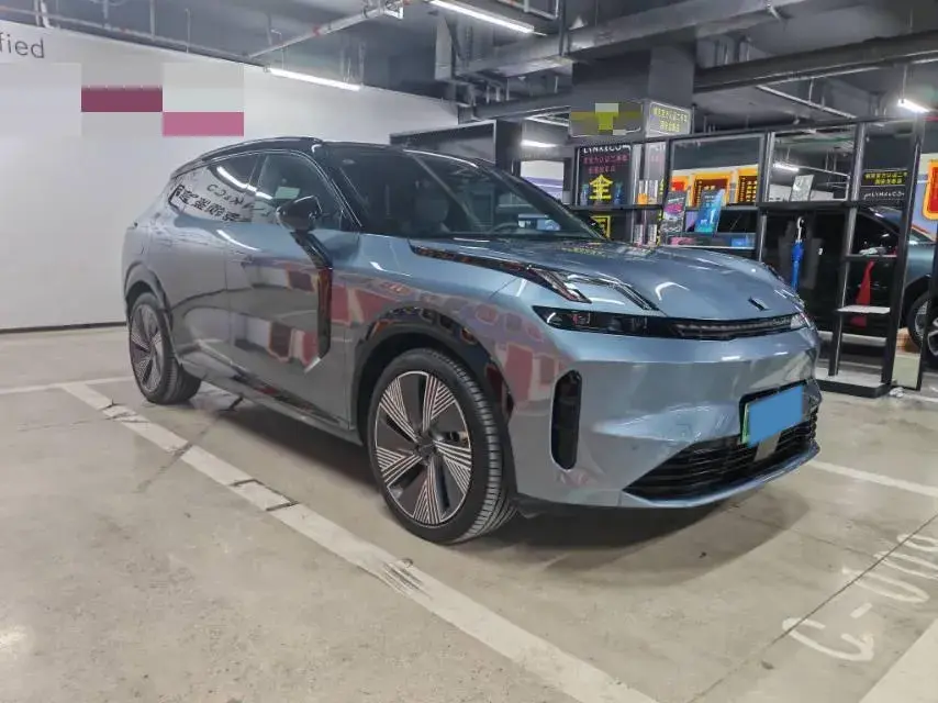 2025 LYNK&CO 08 thumbnail 3