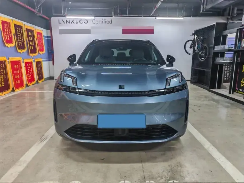 2025 LYNK&CO 08 thumbnail 2