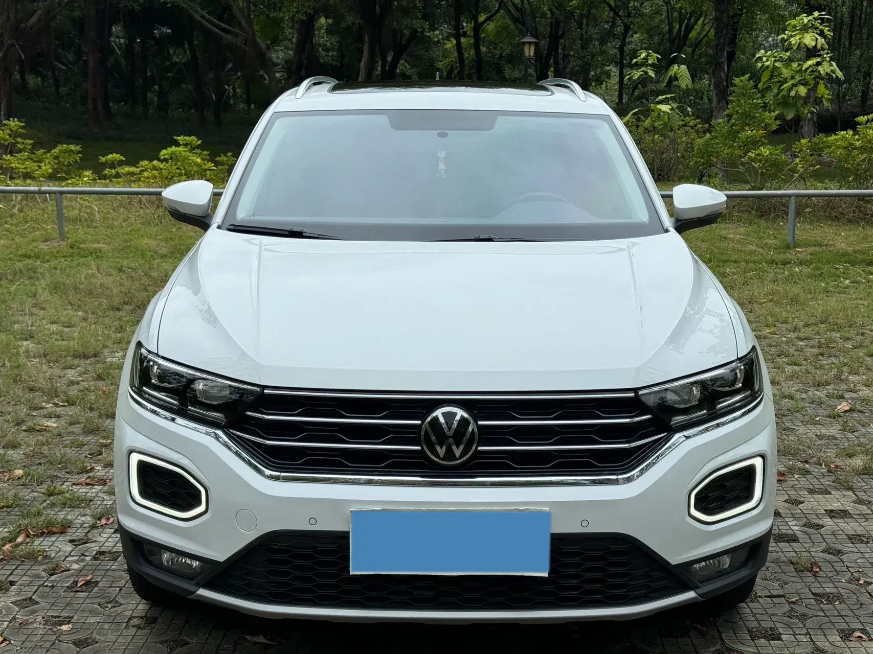 2021 VOLKSWAGEN T-ROC thumbnail 2