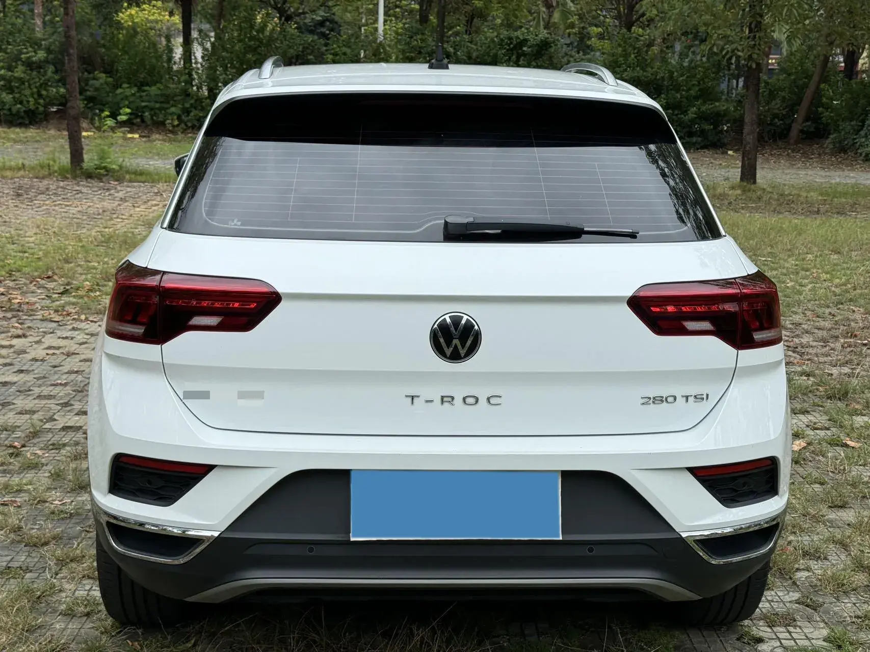 2021 VOLKSWAGEN T-ROC thumbnail 4