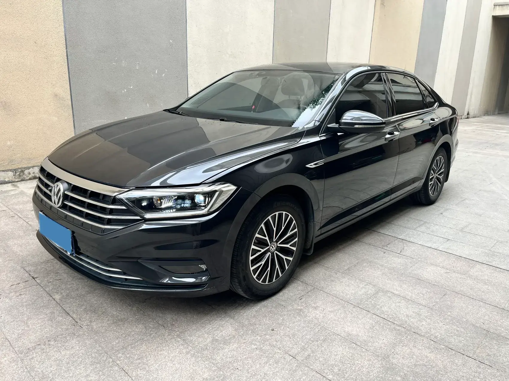 2021 VOLKSWAGEN SAGITAR view 1