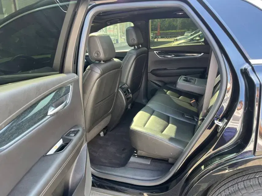 2023 CADILLAC XT5 thumbnail 2