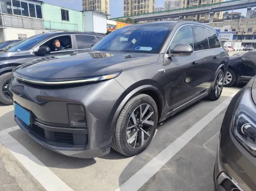 2023 LI L8 view 1