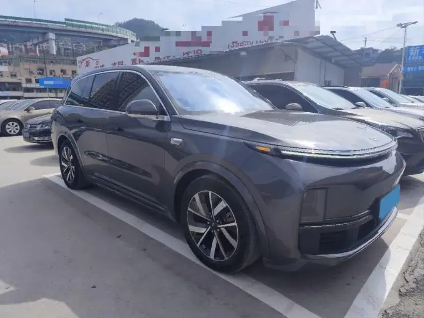 2023 LI L8 thumbnail 2