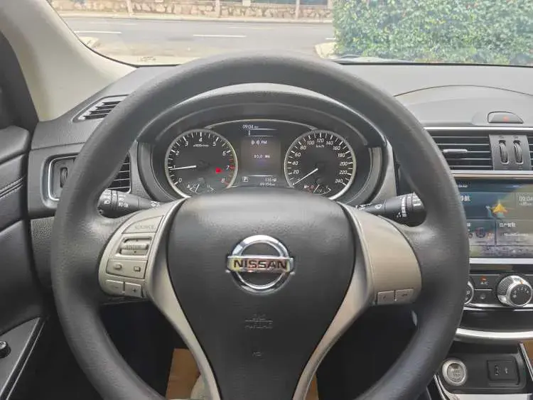 2020 NISSAN TIIDA thumbnail 2