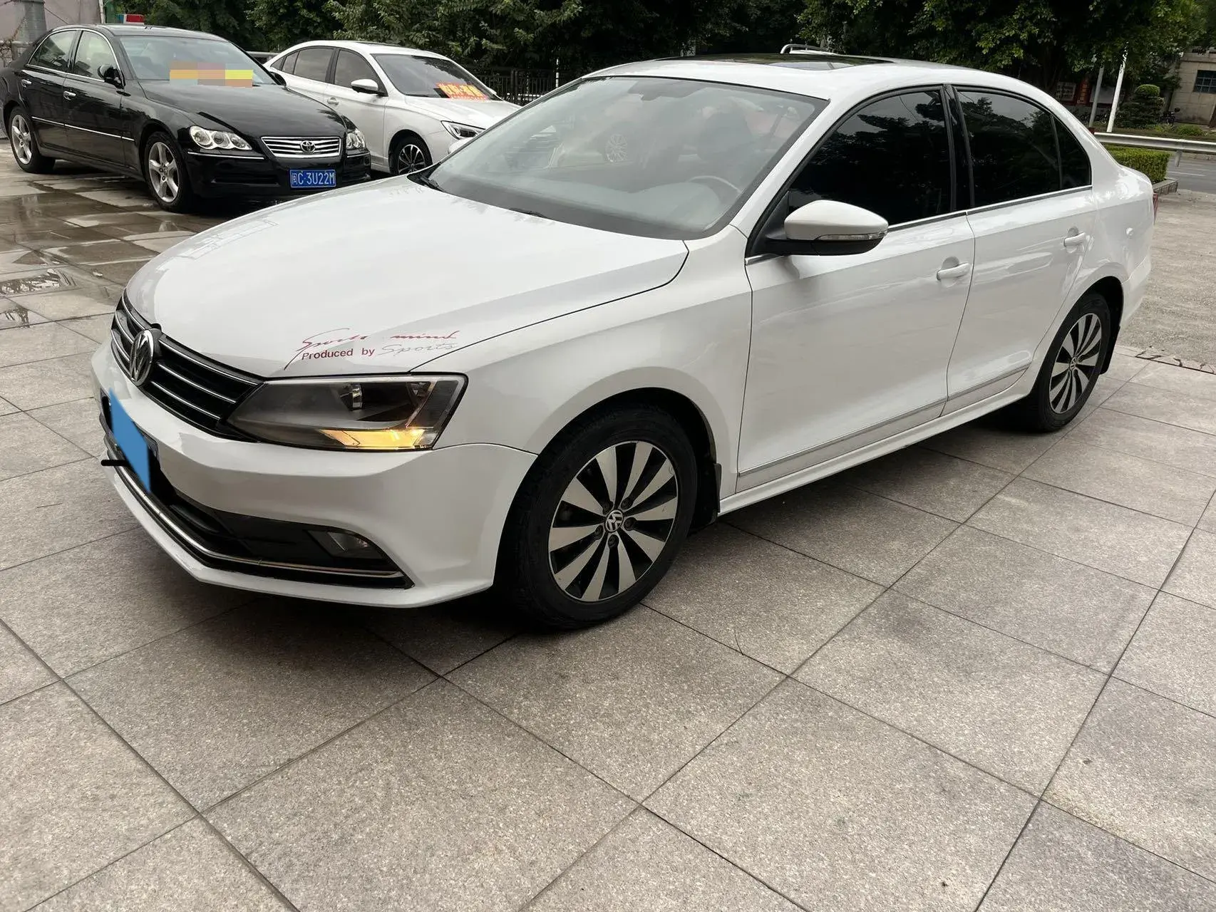 2017 VOLKSWAGEN SAGITAR view 1