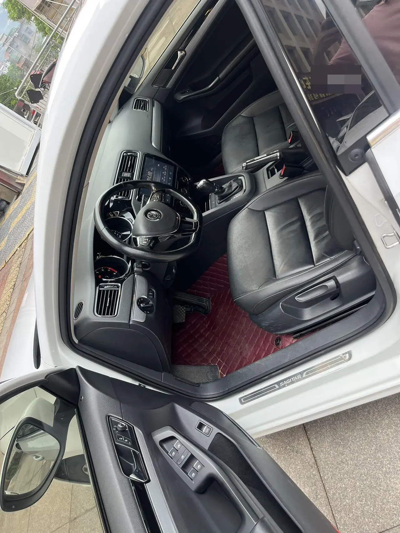 2017 VOLKSWAGEN SAGITAR thumbnail 3