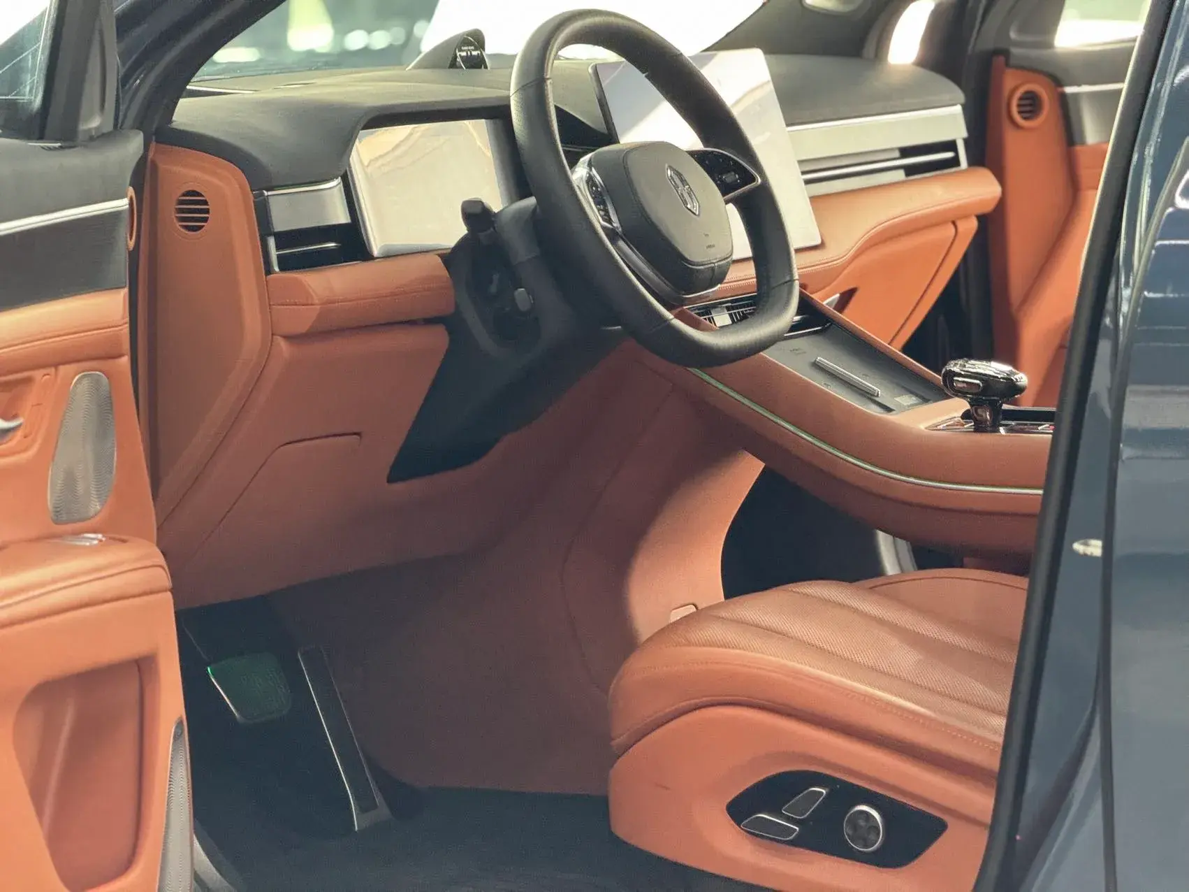 2024 AITO AITO thumbnail 4