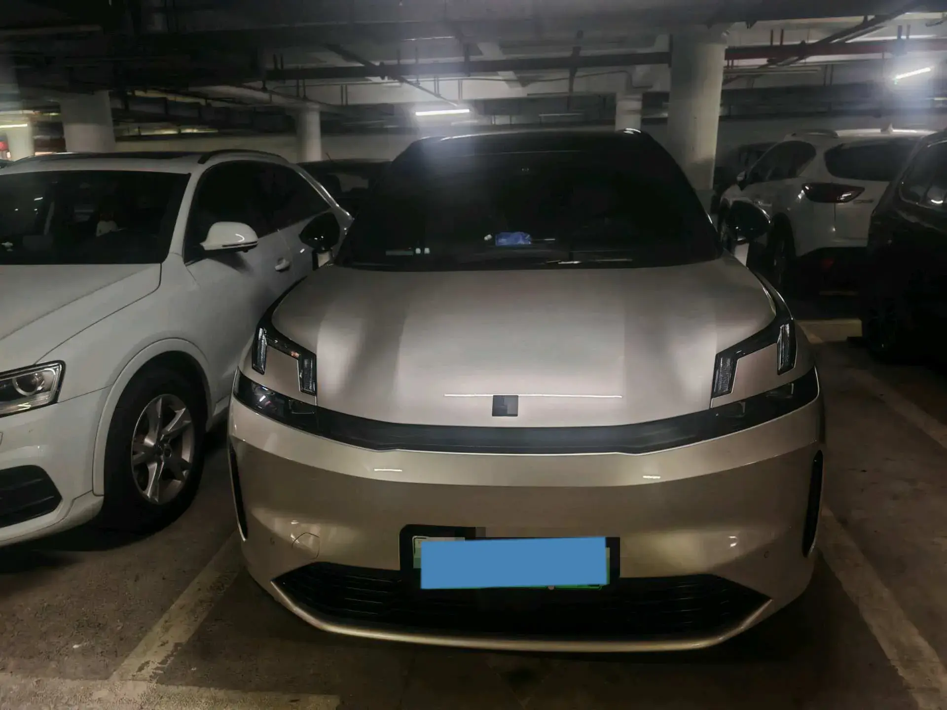 2023 LYNK&CO 08 thumbnail 3