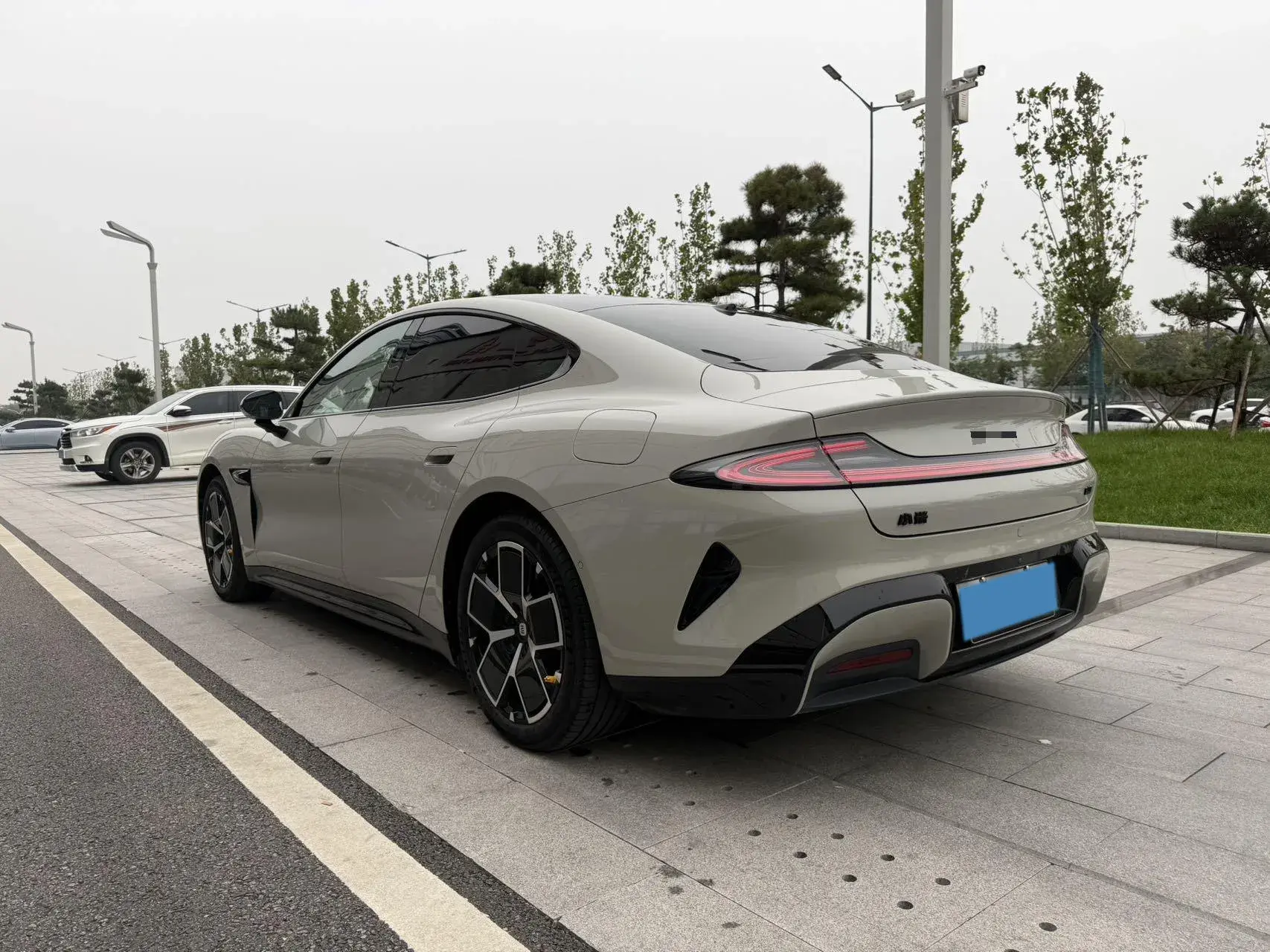 2024 MI SU7 thumbnail 4