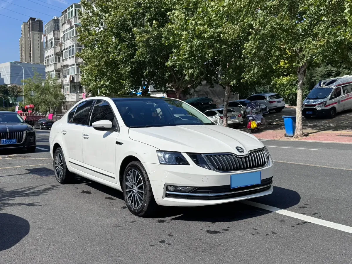2019 Skoda Octavia 1.2T 116HP L4 7DCT,autocango,china used car exporter,china ev exporter,chinese used car exporter,chinese used ev exporter