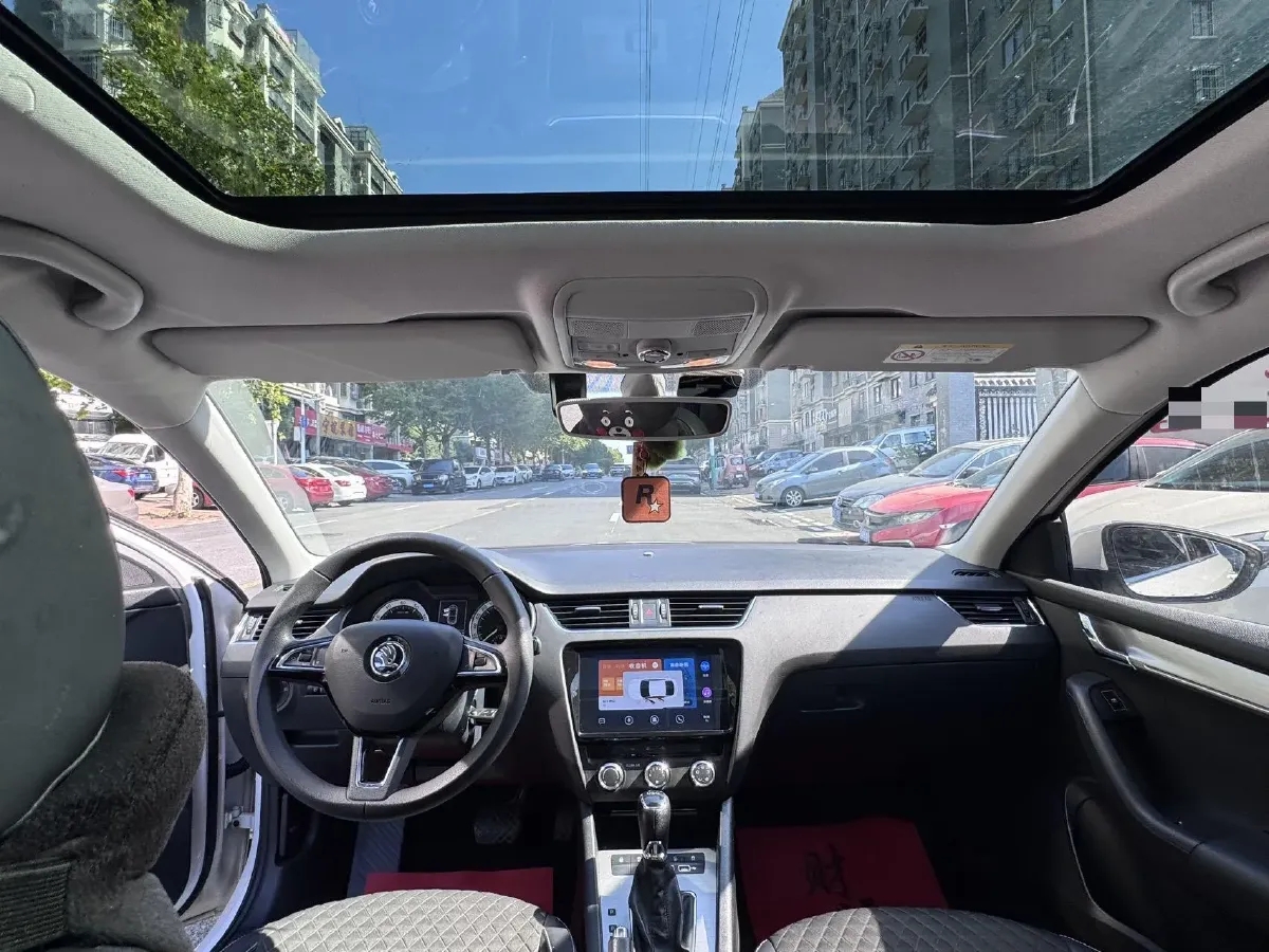 2019 Skoda Octavia 1.2T 116HP L4 7DCT,autocango,china used car exporter,china ev exporter,chinese used car exporter,chinese used ev exporter