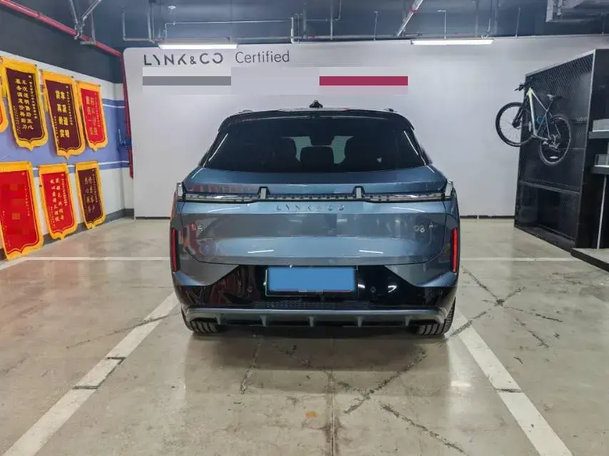 2025 LYNK&CO 08 thumbnail 4