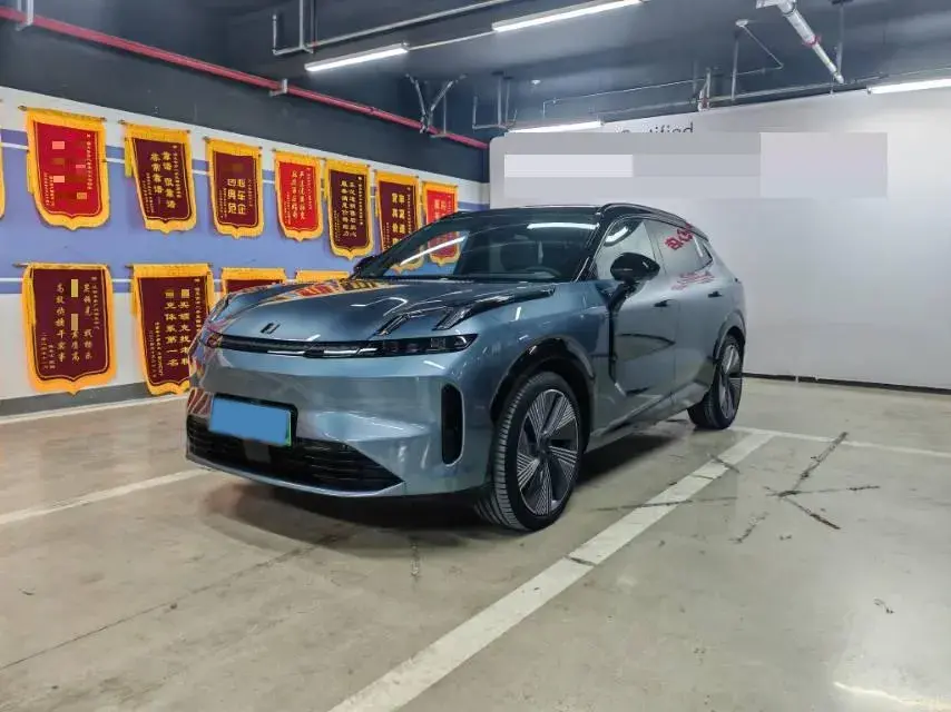 2025 LYNK&CO 08 view 1