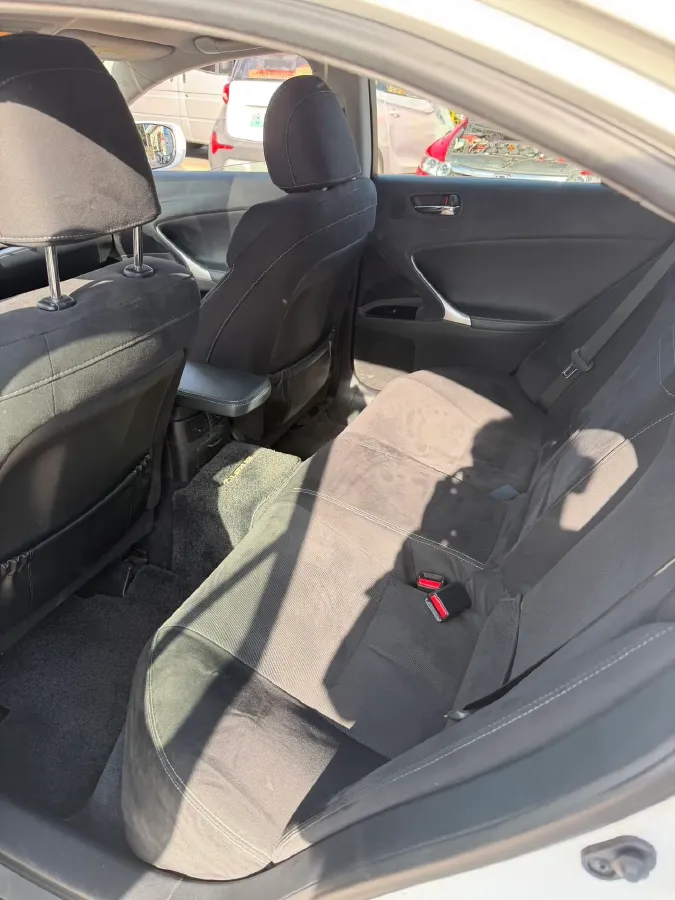 2011 Lexus IS 2.5L 208HP V6 6AT,autocango,china used car exporter,china ev exporter,chinese used car exporter,chinese used ev exporter