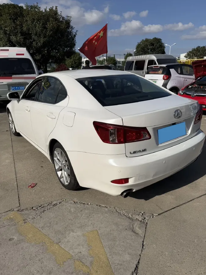 2011 Lexus IS 2.5L 208HP V6 6AT,autocango,china used car exporter,china ev exporter,chinese used car exporter,chinese used ev exporter
