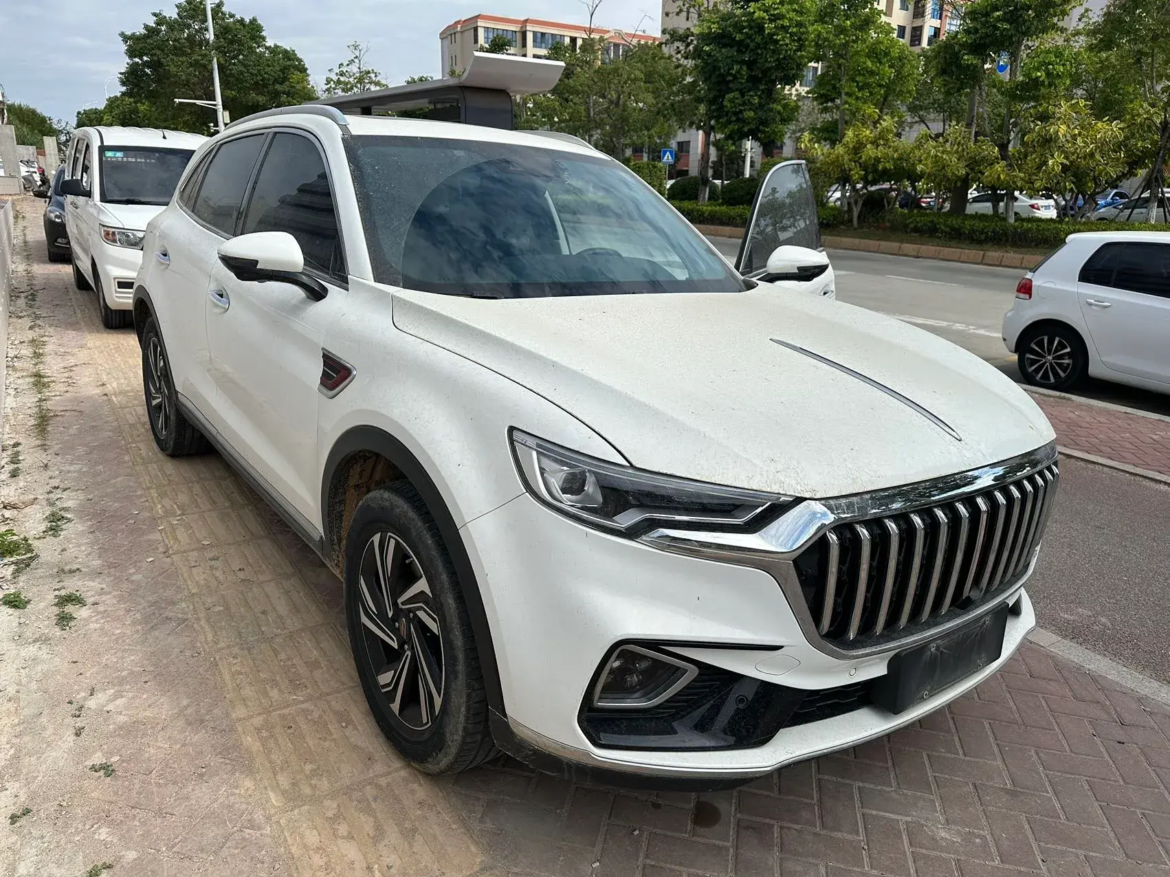 2022 HONGQI HS5 thumbnail 2