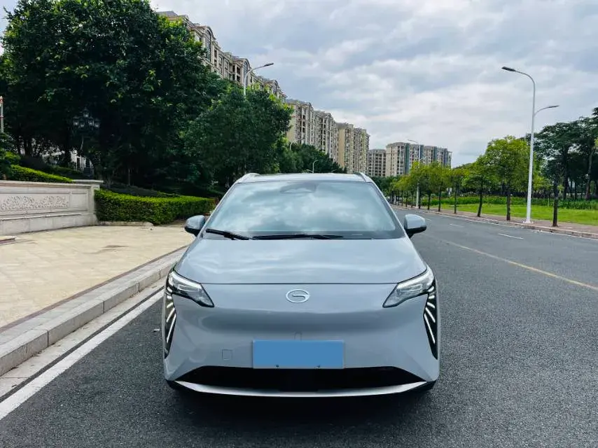 2023 AION Y thumbnail 2