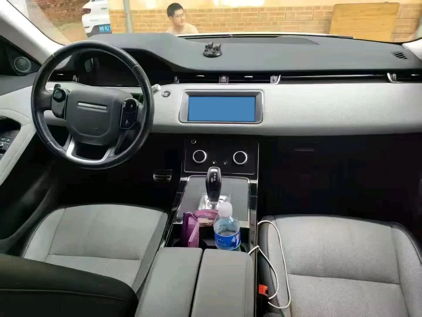 2020 LAND ROVER thumbnail 4