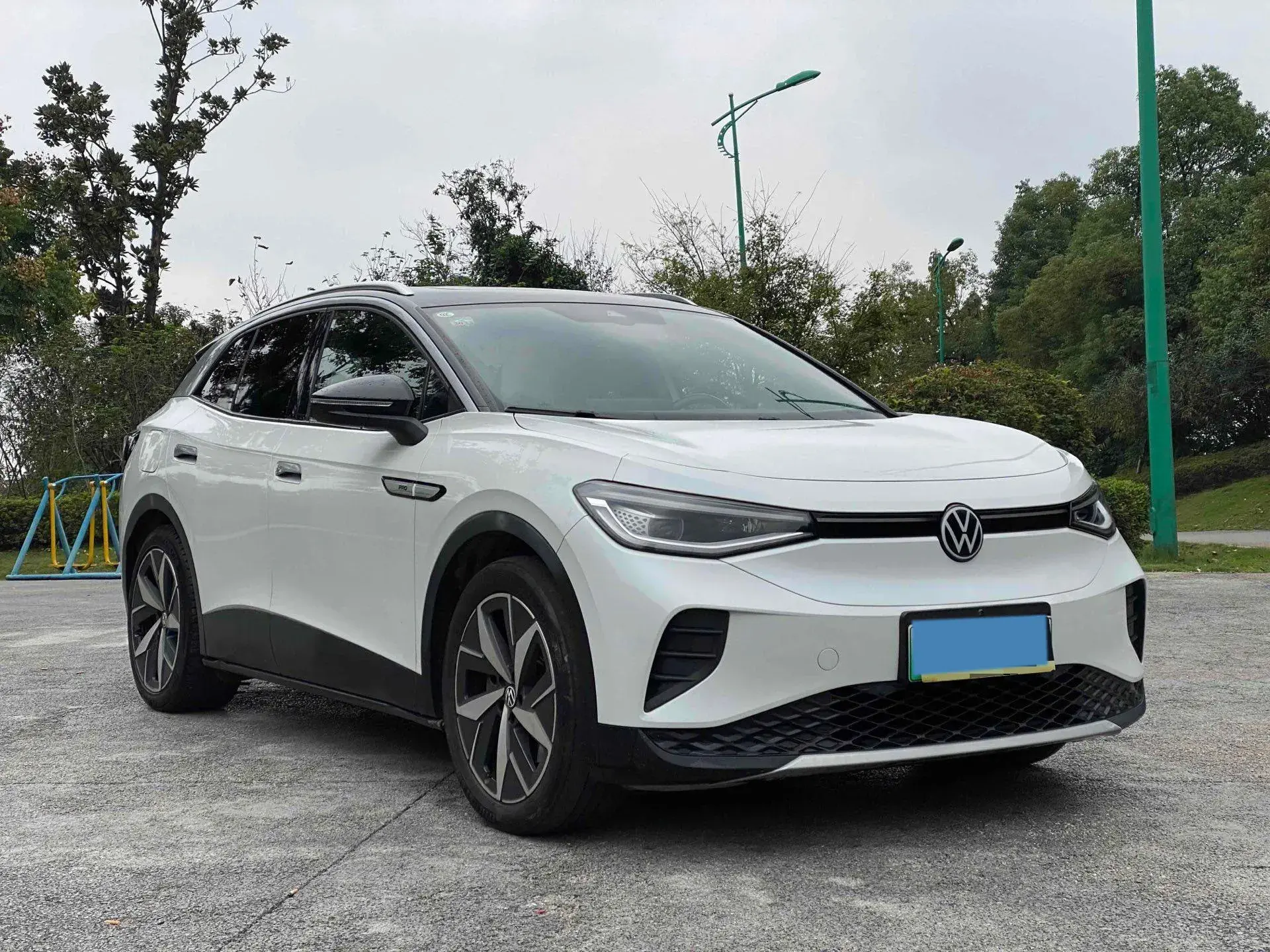 2021 VOLKSWAGEN ID.4 thumbnail 3