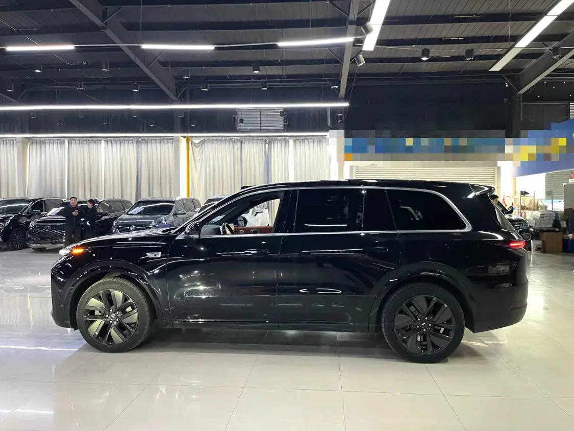 2022 LI L9 thumbnail 2