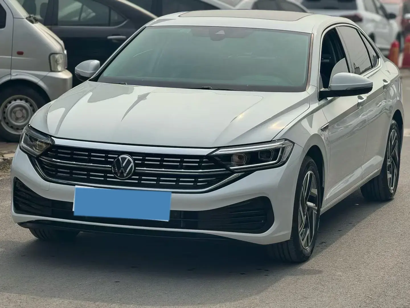 2023 VOLKSWAGEN SAGITAR view 1
