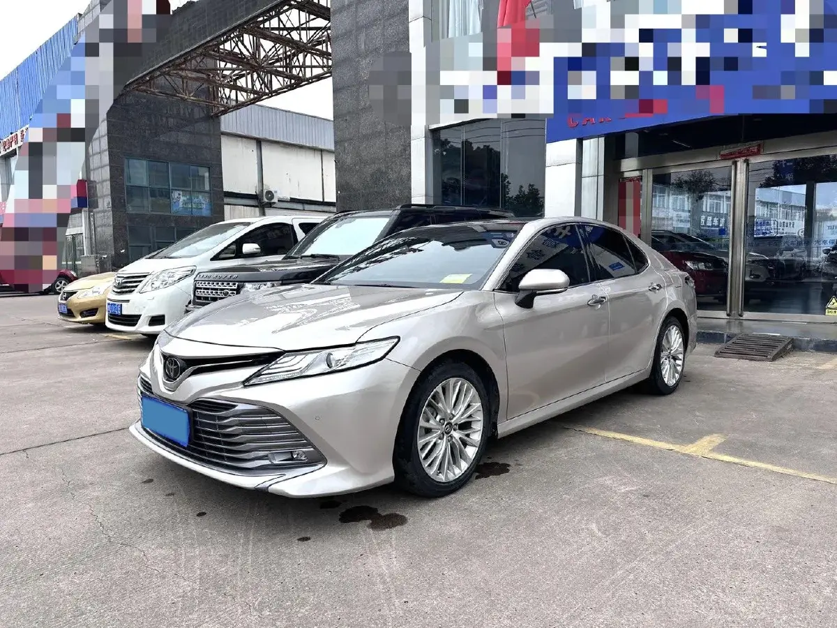 2019 Toyota Camry 2.5L 209HP L4 8AT