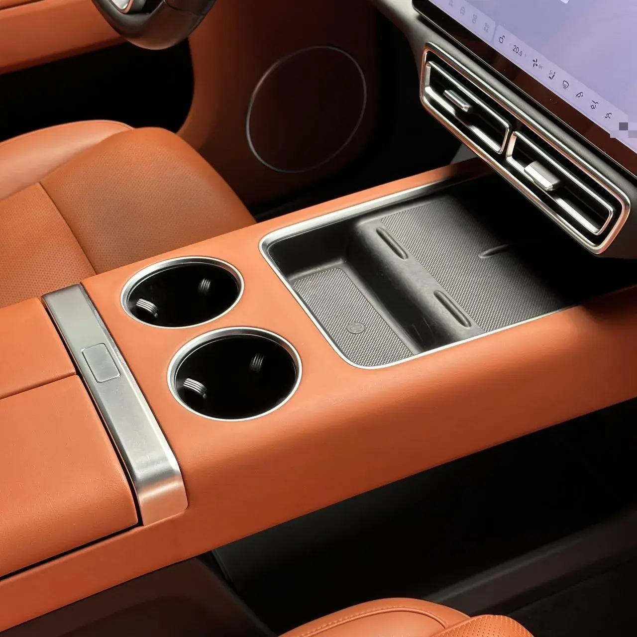 2023 LI L8 thumbnail 4