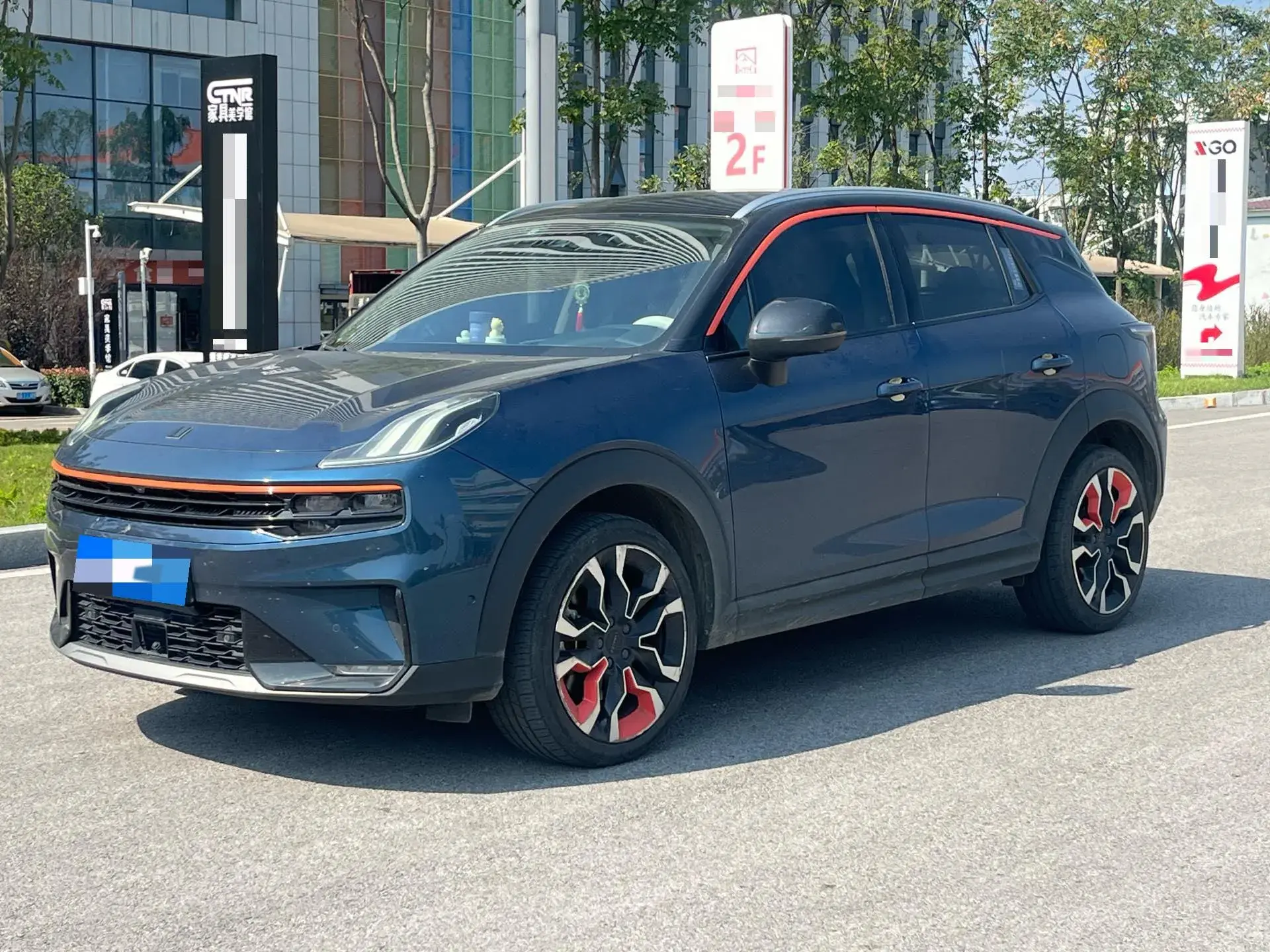 2020 LYNK&CO 06 view 1