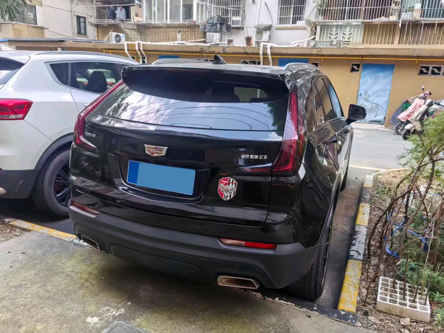 2022 CADILLAC XT4 thumbnail 3